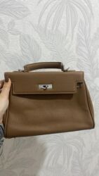 женские шапки со стразами: Qadın əl çantası - Rəng: qəhvəyi (karamel tonlarında) - Material