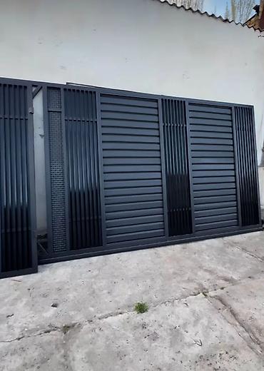 Распашные ворота: Металлические ворота и калитки с жалюзийными и коваными элементами. - — 2