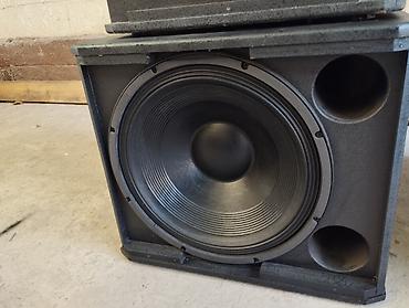 аудио техника: Продаю комплект аппаратуры: колонки JBL srx725 15-дюймов, сабвуфера — 7