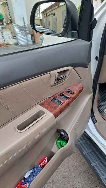 Toyota: Toyota Fortuner: 2.7 l | 2013 il Ofrouder/SUV — 11