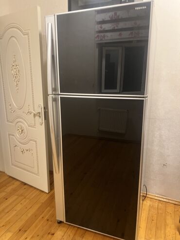 mini soyudu: Б/у 2 двери Toshiba Холодильник Продажа, цвет - Черный