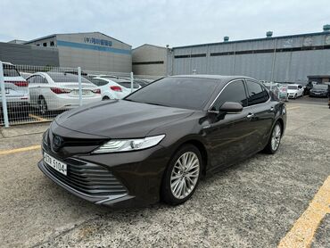 Toyota: Toyota Camry: 2018 г., 2.5 л, Типтроник, Гибрид, Седан