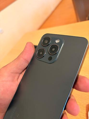 z fold 4: IPhone 14 Pro, 256 GB, Black Titanium — 1