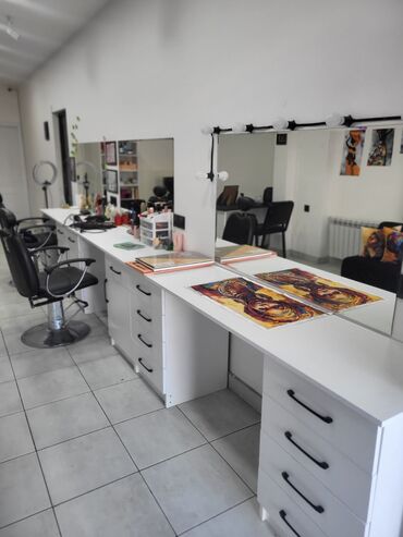 термос для еды баку: Б/у, Стол для макияжа, С зеркалом at lalafo.az термос для еды баку: Б/у, Стол для макияжа, С зеркалом