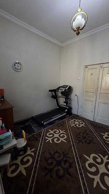 Продажа коттеджей и домов: Продаётся полдома с участком!!! 📍 г. Бишкек, район Азия Молл — 4