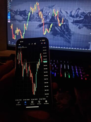 Apple iPhone: IPhone Xr, Б/у, 128 ГБ, Белый, Коробка — 25