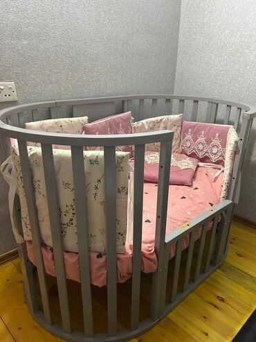 Uşaq dolabları: Oğlan və qız üçün, Beşik