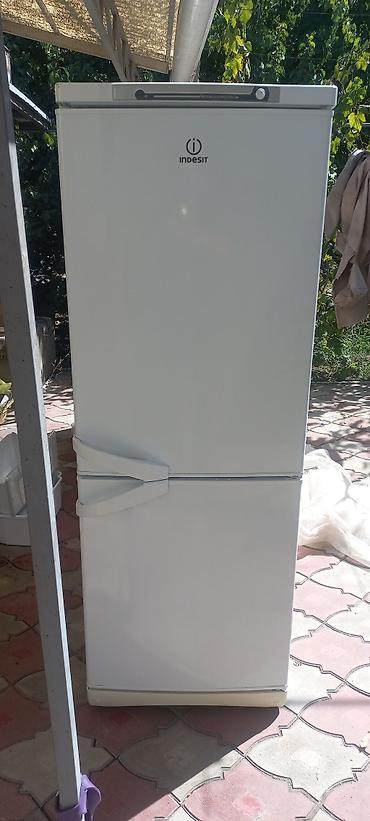 Холодильник Indesit, двухкамерный, с нижней морозильной камерой