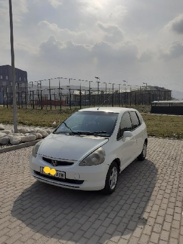 белая honda в Кыргызстан: Honda Fit 2003