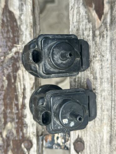 Bu vakuum solenoid klapanları avtomobilin mühərrikinin fəaliyyətini