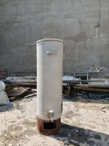 пластмассовые бутылки: Уличный водогрейный котел на дрова . Титан