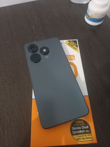 филипс телефоны: Tecno Spark Go 2024, Б/у, 128 ГБ, цвет - Серебристый, 2 SIM