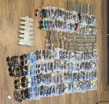 vape topdan: 251 eynək və vitrin cəmi 200 manat. Təzədir. Dükan bağlanıb deye — 2