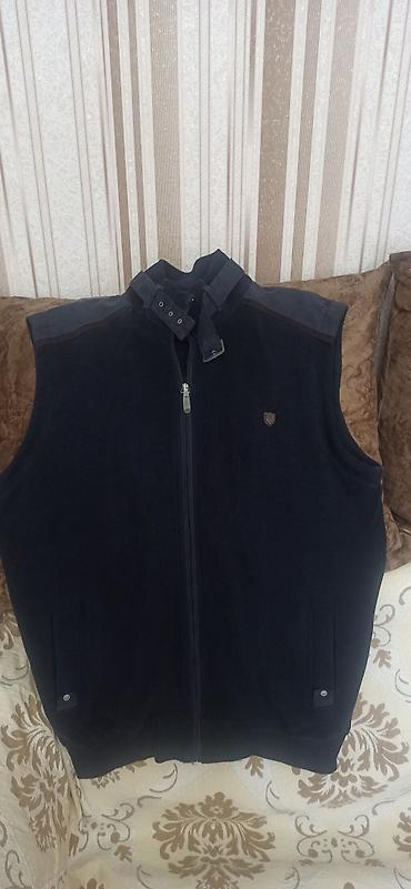 kişi koftası: Jilet kişi üçün böyük bədən. təzə bir iki dəfə geyilib. materialı — 1