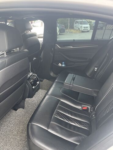 бизнес класс такси: VIP TAXI BMW 520 2018 г Бизнес класс! Имеются все опции Трансфер