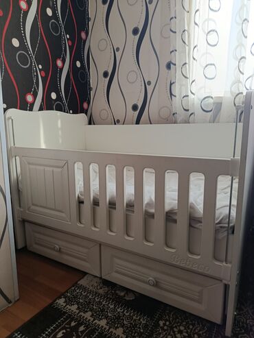 islenmis qaz: Oğlan və qız üçün, Dördbucaq, Beşik, Dəstsiz, Matras ilə, Yellənmə mexanizm ilə