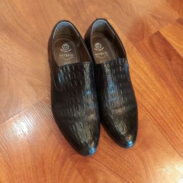 эксклюзивная мужская обувь: Мужские туфли MAYBACH с тиснением под крокодила, натуральная кожа