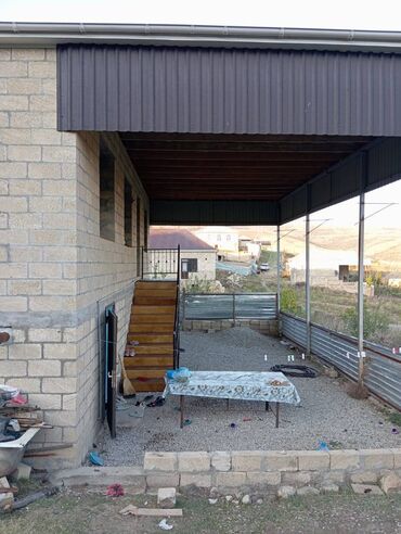 Qarajlar: 5 otaqlı, 8 kv. m, Orta təmir