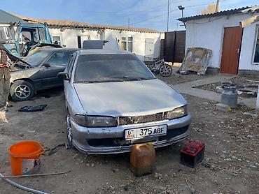 кытай мото: Mitsubishi Lancer: 1996 г., 1.3 л, Кол менен иштөөчү, Бензин, Седан — 2