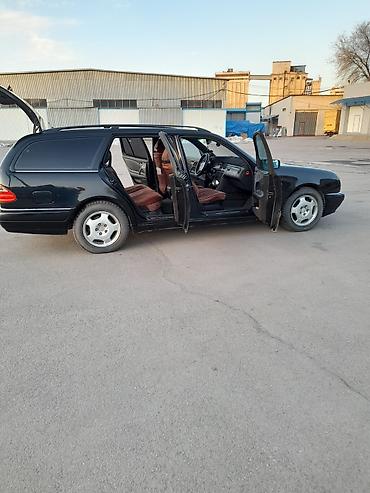 w210 дерево: Автомобильный салон Mercedes-Benz (серия W210, интерьер) Описание: - — 9