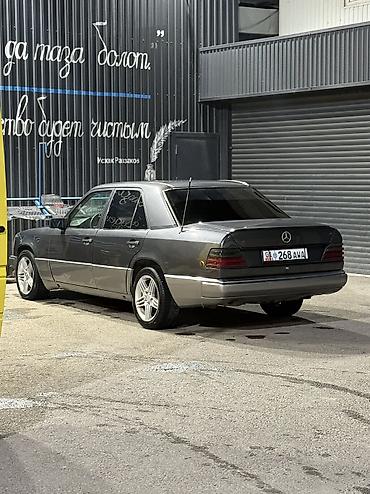 x class: Mercedes-Benz W124: 1990 г., 2 л, Автомат, Бензин, Седан — 9