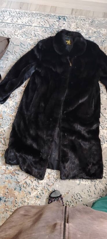 светящиеся куртки в бишкеке: Женская шуба(чёрный бриллиант цвет) норковая шуба размер50/52 почти