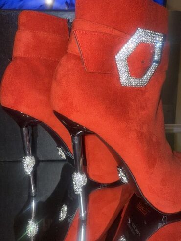 Gležnjače: Gležnjače, 40 — 10