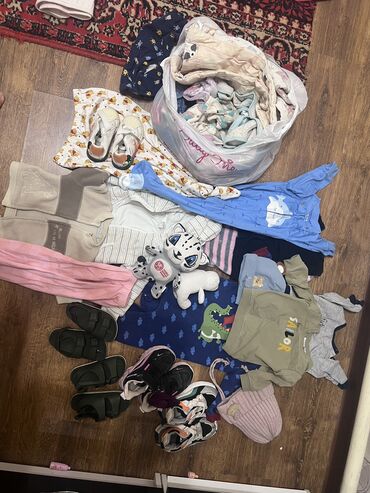 детские вещи б: Вещи с 3-до 9 мес, обувь с годика до 4 лет
Теплый комбинезон