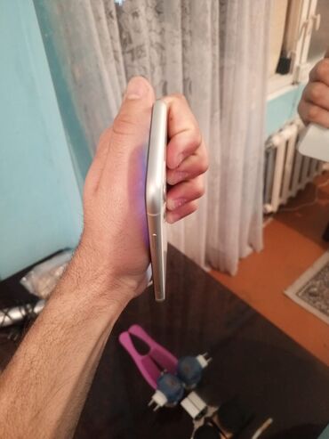 iphone xr qiymeti islenmis: IPhone 11, 64 GB, Gümüşü, Zəmanət, Simsiz şarj, Face ID