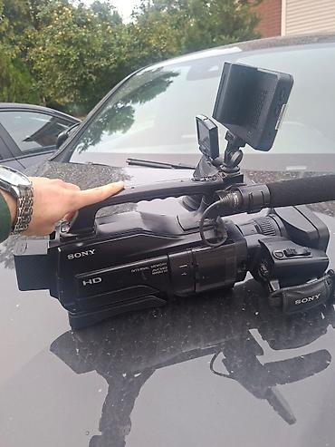 canon 5 d: Sony peşəkar videokamera. Korpus üzərində **HD**, **Internal Memory** — 2