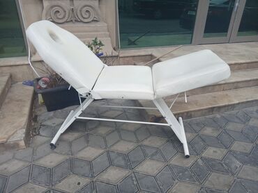 İnformatika: Masaj stolu islenmis amma normal veziyyetdedi