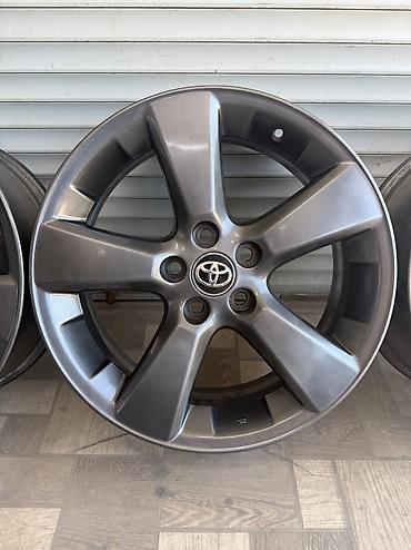 Диски: Литые Диски R 18 Lexus, Комплект, отверстий - 5, Б/у — 5