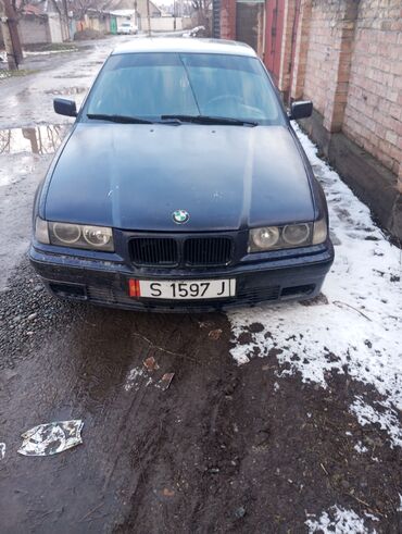 318: BMW 318: 1996 г., 1.8 л, Механика, Бензин, Седан