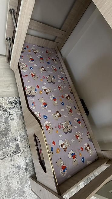 bunk bed: Двухъярусная детская кровать, Б/у, ЛДСП — 3