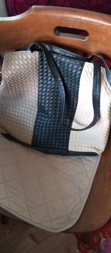 zenska kozna torba exclusive: Kozne torbe,malo koriscene,na prodaju Cena 1000 din kom