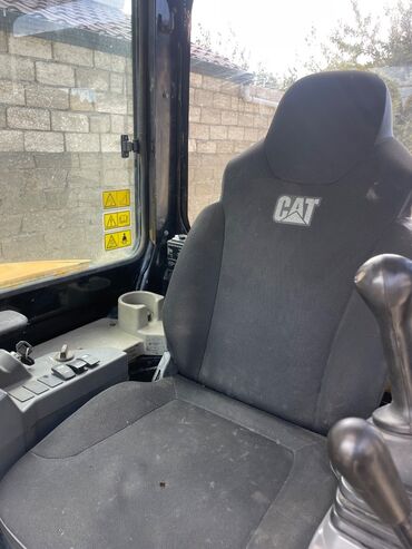 Ekskavatorlar: İdeal vəziyyətdə zavodskoy mini ekskavator — 20