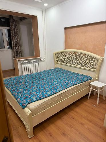 Двуспальная кровать с резным изголовьем + матрас - Размер
