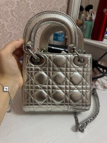 Eynəklər: Əl çantası, Christian Dior, Yeni