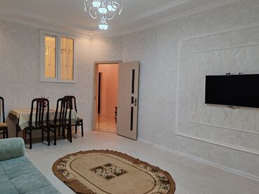 tül pərdə: Mebel və aksesuarlarla tam təchiz olunmuş zövqlü zal otağı