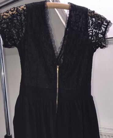 crne kratke haljine: Prelepa leprsava haljina za velicinu S,jako prijatan materijal