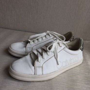 обувь кеды: Кеды Calvin Klein, 38 размер Оригинал, состояние среднее 500 сом