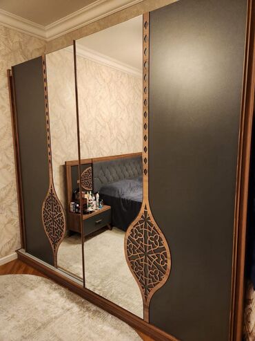 Otaq bitkiləri: İşlənmiş, Açılan, 4 qapılı Düz dolab, Qarderob, paltar dolabı
