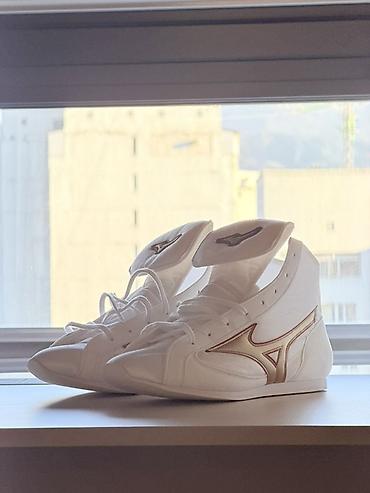 mizuno: Мужские кроссовки, 43, 44, Mizuno, Новый, цвет - Белый, Самовывоз — 1