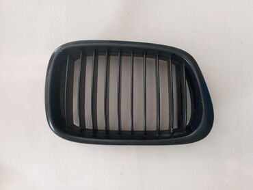 bmw baku: Bmw E39 radiator barmaqlığı(oblisovkası).Sol üçündür qiymətdə cüzi