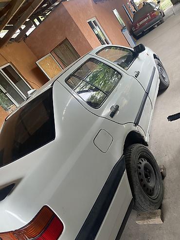 гольы 2: Volkswagen Vento: 1992 г., Механика, Седан — 4