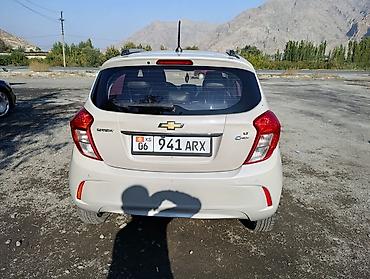 машы: Chevrolet Spark: 2016 г., 1 л, Вариатор, Бензин, Хэтчбэк — 2