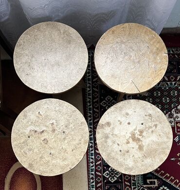 Masalar: 4 ədəd taxta taburet/düşəngə - Material: tam ağac/kontrplak. -