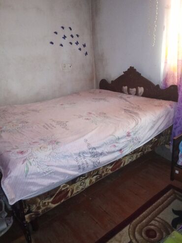 Rəflər: İşlənmiş, İkinəfərlik çarpayı, Bazalı, Matras ilə, Siyirməsiz, Azərbaycan
