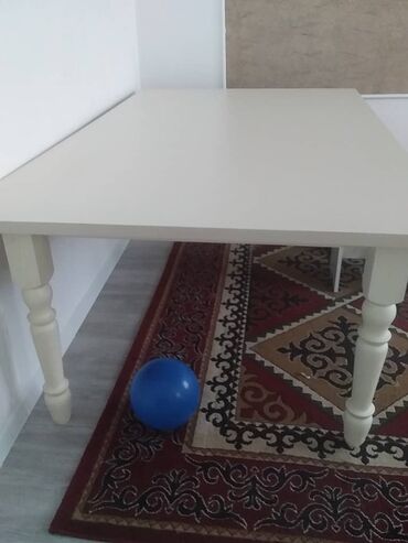 белый стол на кухню: Кухонный Стол, цвет - Белый, Б/у