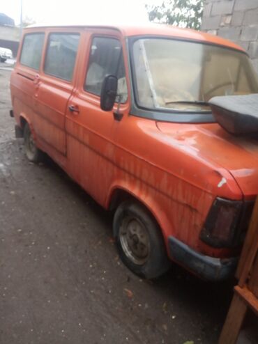 бус: Ford Transit: 1985 г., 2 л, Механика, Бензин, Бус